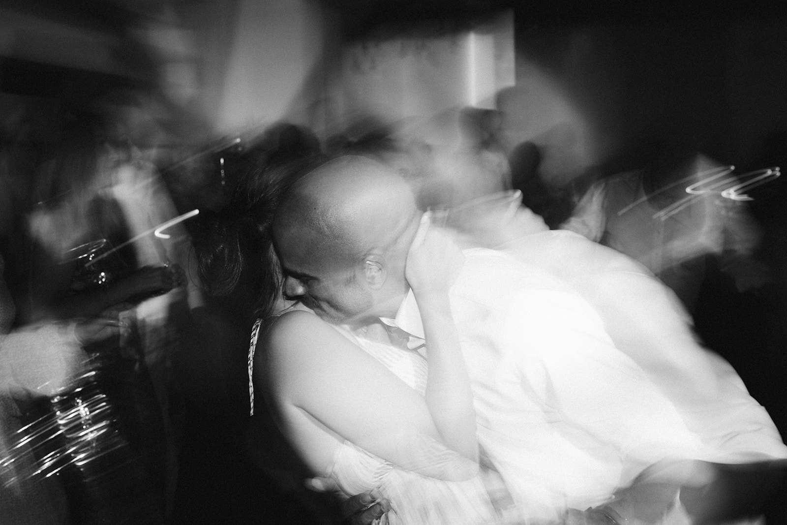 Beijo na pista de dança